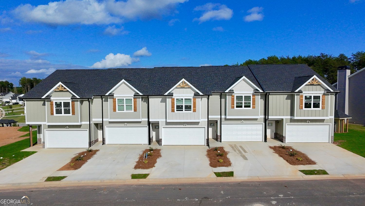 6370 Pine Ridge PT
