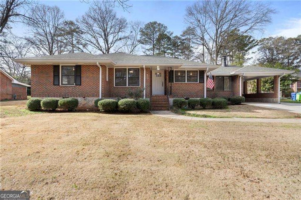 Photo of 3088 Majestic Circle, Avondale Estates, GA 30002 (MLS # 10672114)