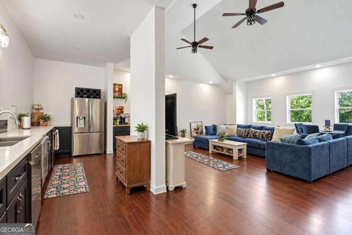 300 Pine DR