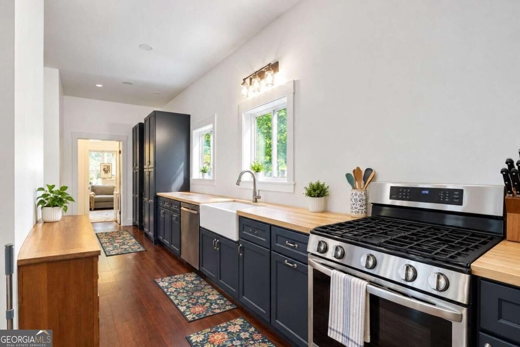 Photo of 300 Pine Drive, Dahlonega, GA 30533 (MLS # 10853332)
