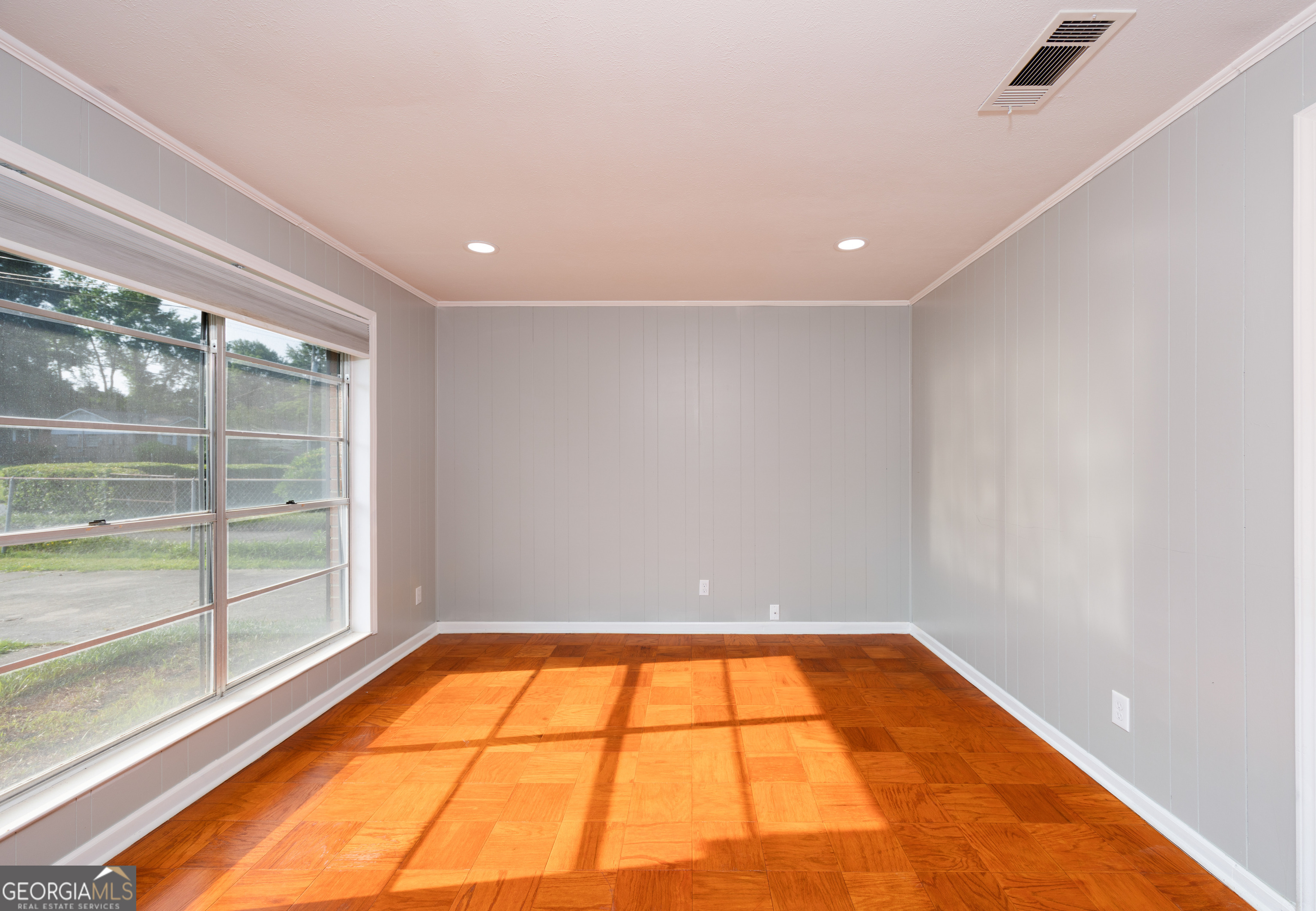 3027 LANSING AVE