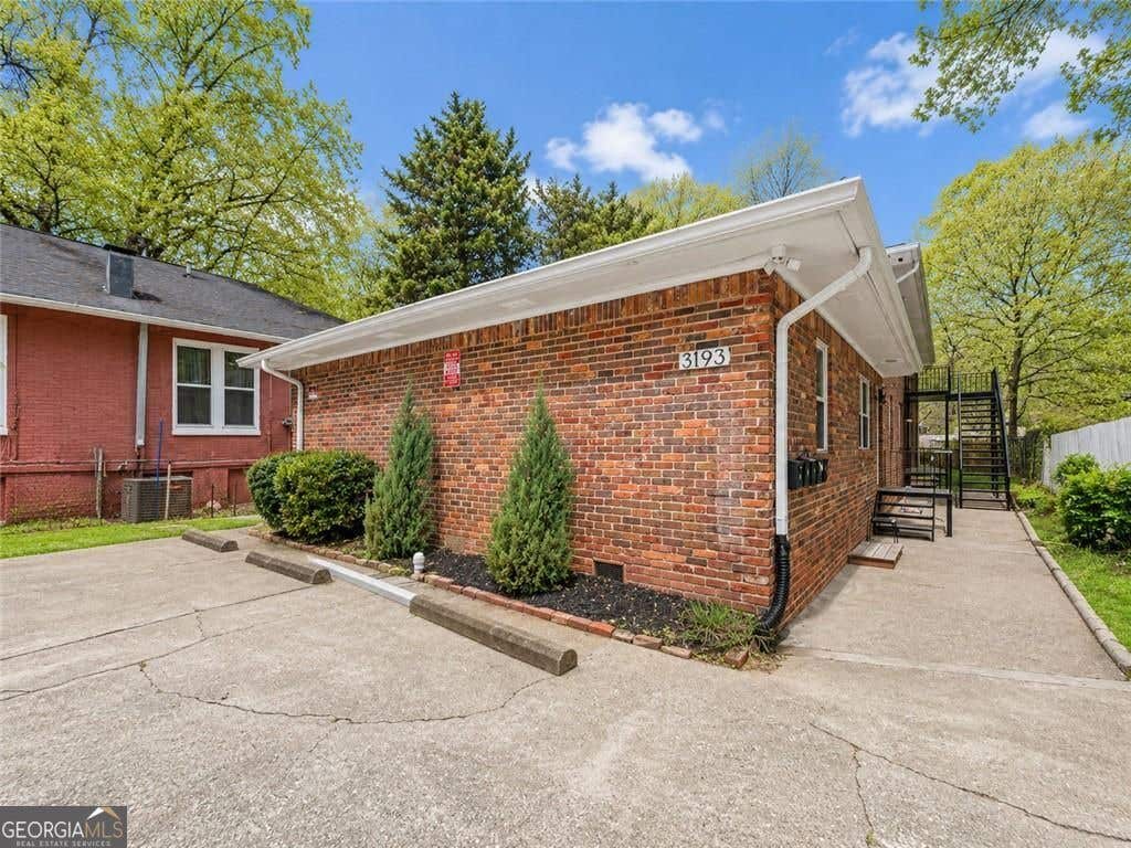 Photo of 3193 Point Street #4, Atlanta, GA 30344 (MLS # 10780860)