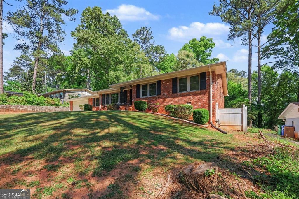 Photo of 3582 Cloudland Drive, Stone Mountain, GA 30083 (MLS # 10738696)