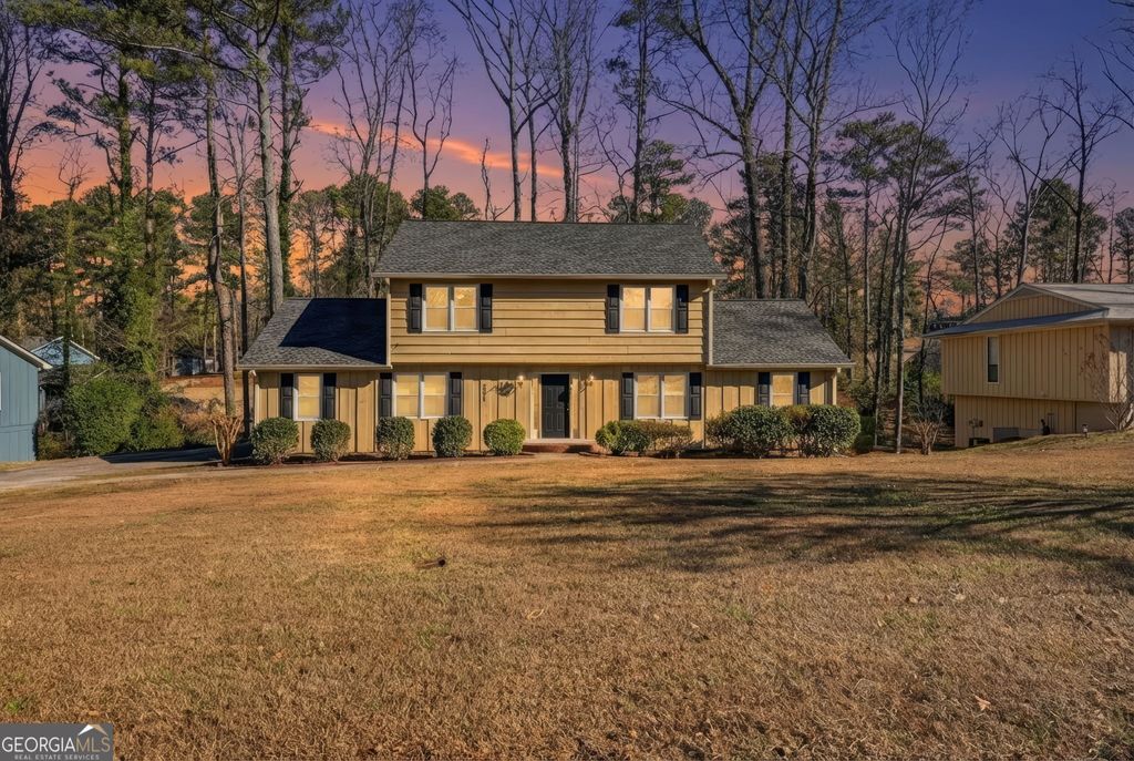 Photo of 2328 Horseshoe Bend Road SW, Marietta, GA 30064 (MLS # 10660400)