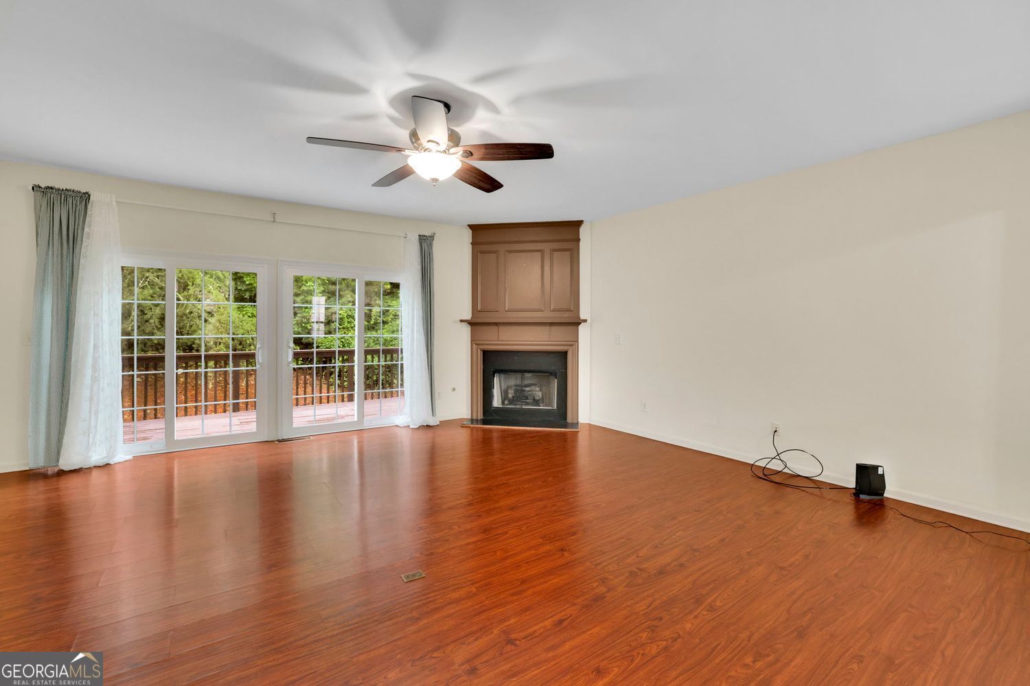 MORRIS LAKE - Residential