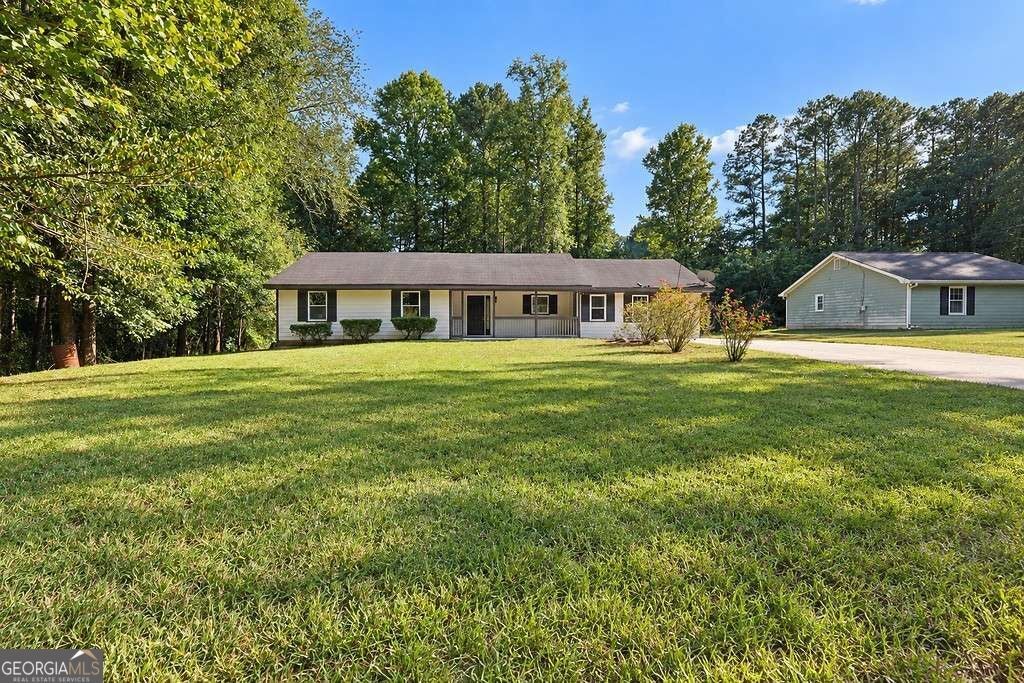 Photo of 190 Mountain View Circle, Covington, GA 30016 (MLS # 10850171)
