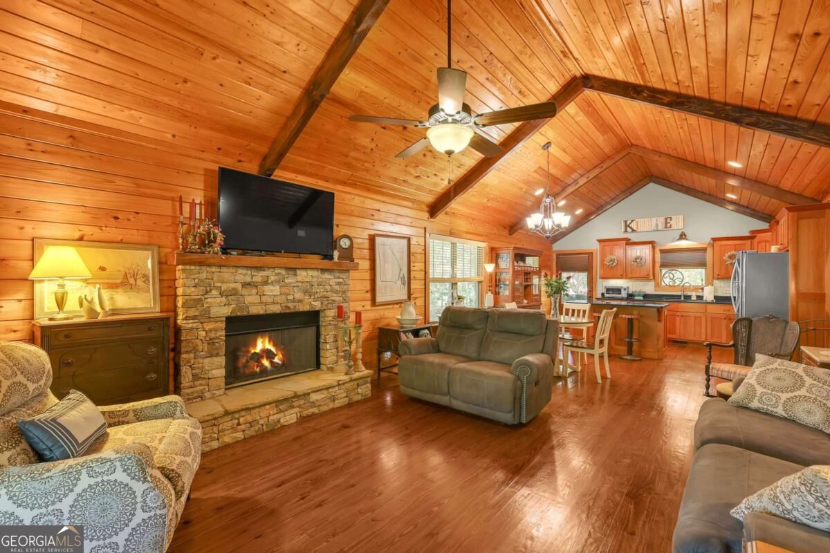 18 Shelter Cove RD