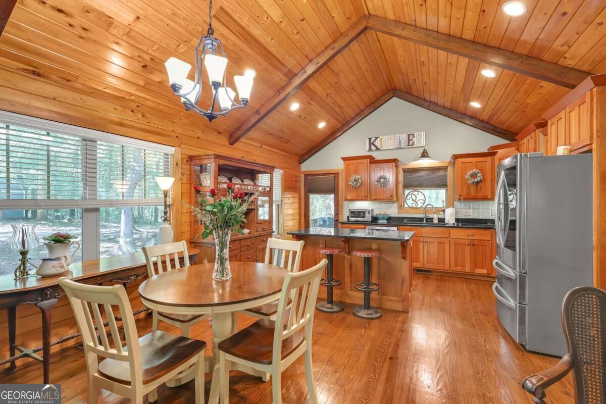 18 Shelter Cove RD