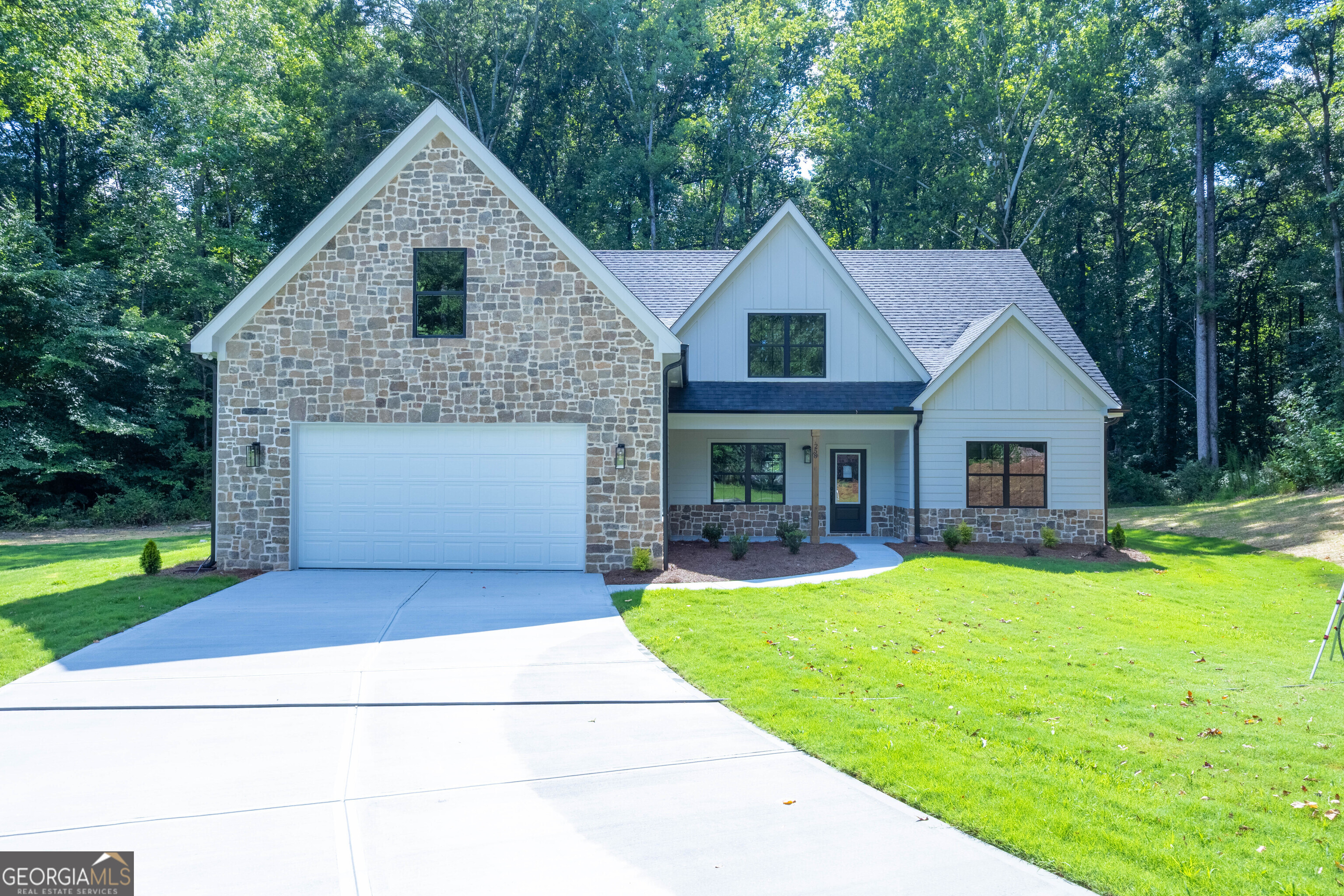 Photo 1 of 16 — 258 Stonebrook PL, Lavonia, GA 30553