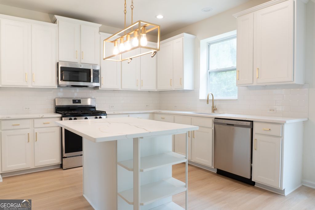 Photo of 530 Simonton Crest Drive, Lawrenceville, GA 30045 (MLS # 10770910)