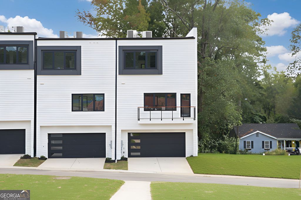 Photo of 2681 Grand Isles Way, Decatur, GA 30032 (MLS # 10685306)