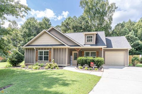 Photo of 823 Shannon Circle NE, Rome, GA 30161 (MLS # 20073367) Photo of 823 Shannon Circle NE, Rome, GA 30161 (MLS # 20073367)