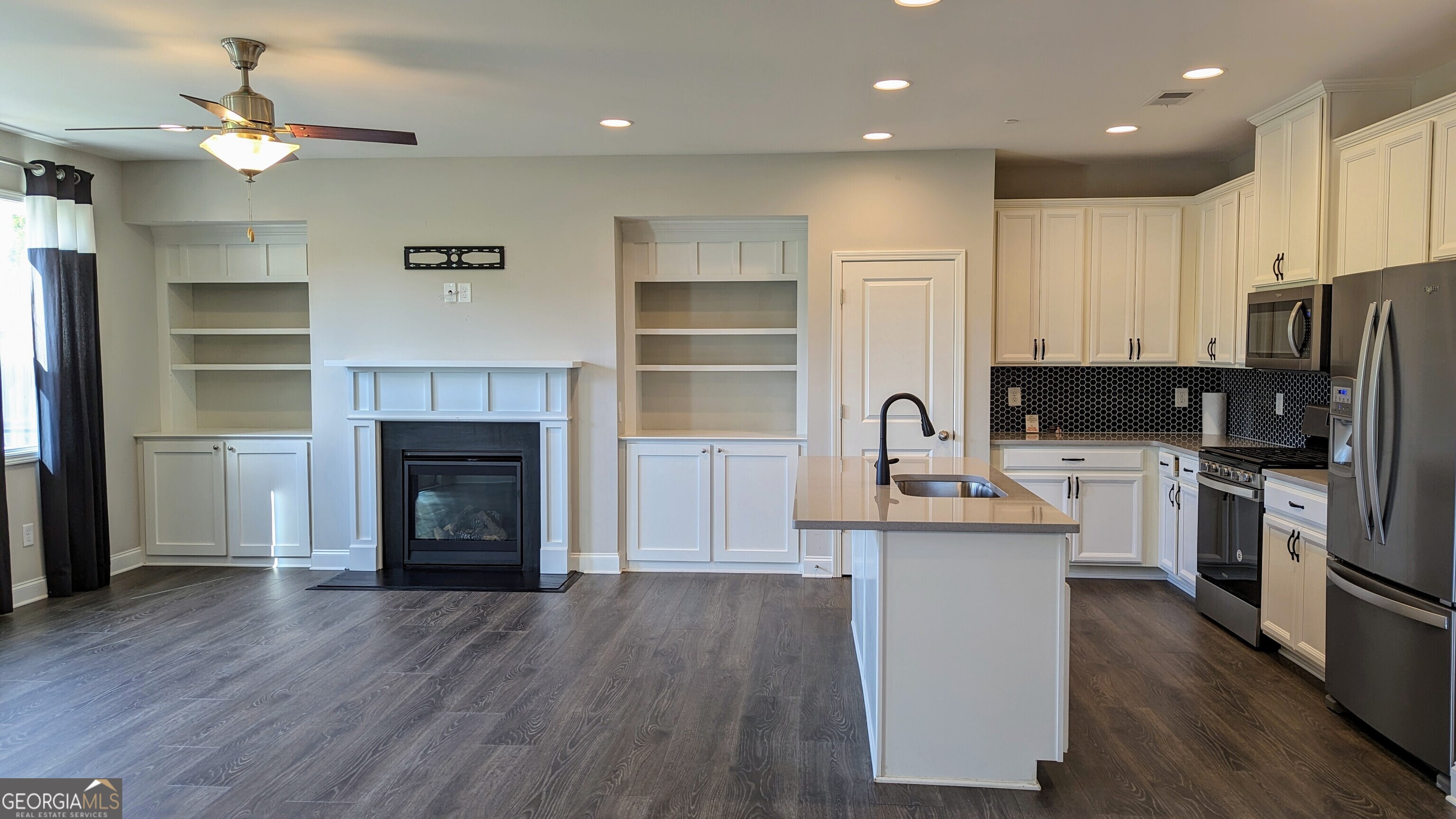 Addison Point - Residential