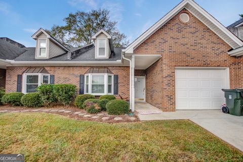 A home in Toccoa