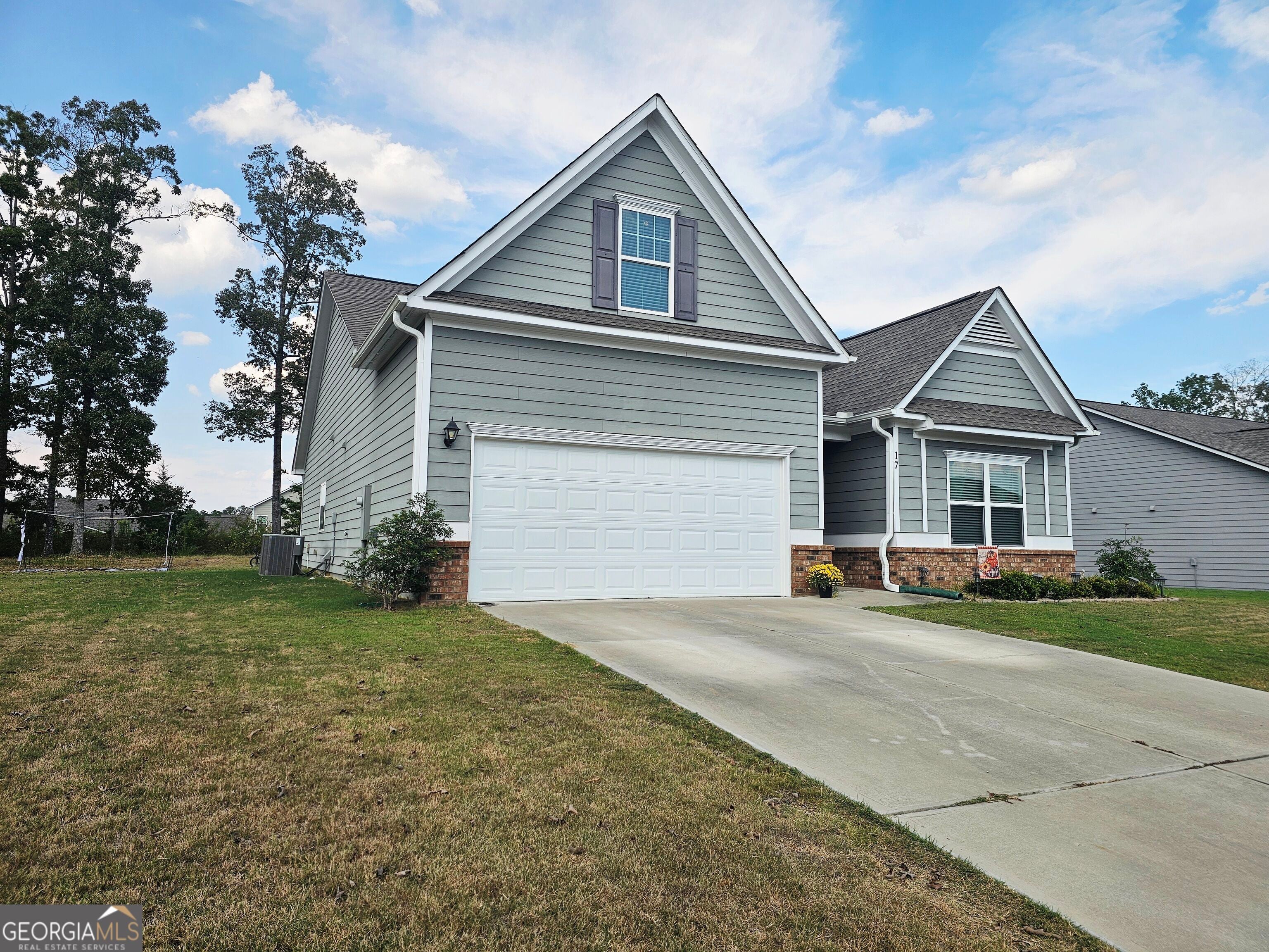 17 Rambling Oaks Drive NE