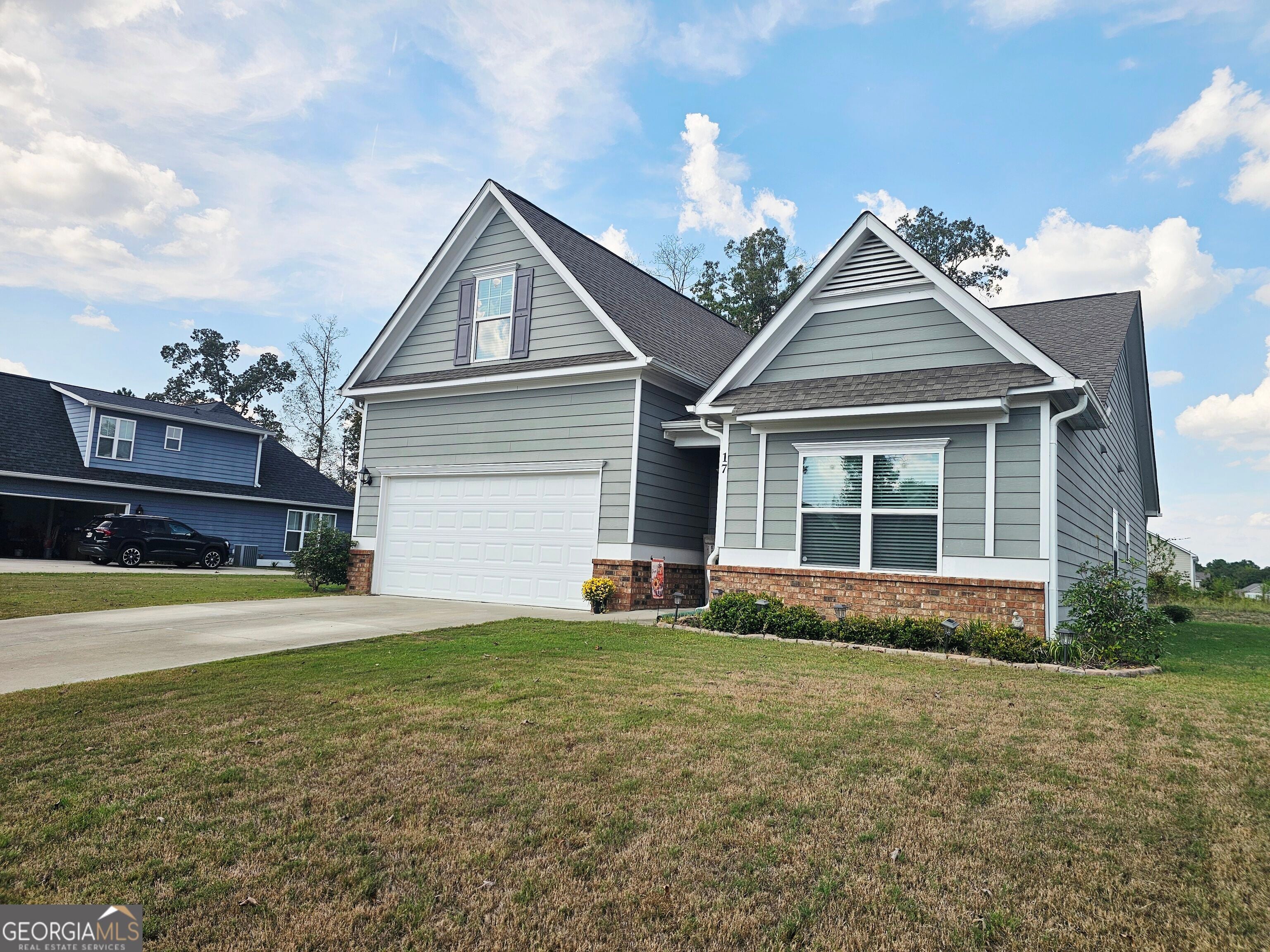 17 Rambling Oaks Drive NE