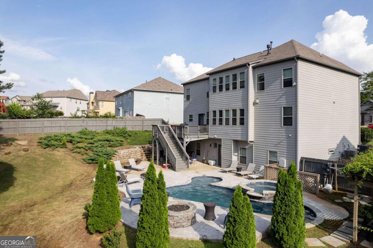 108 Fountain Oak