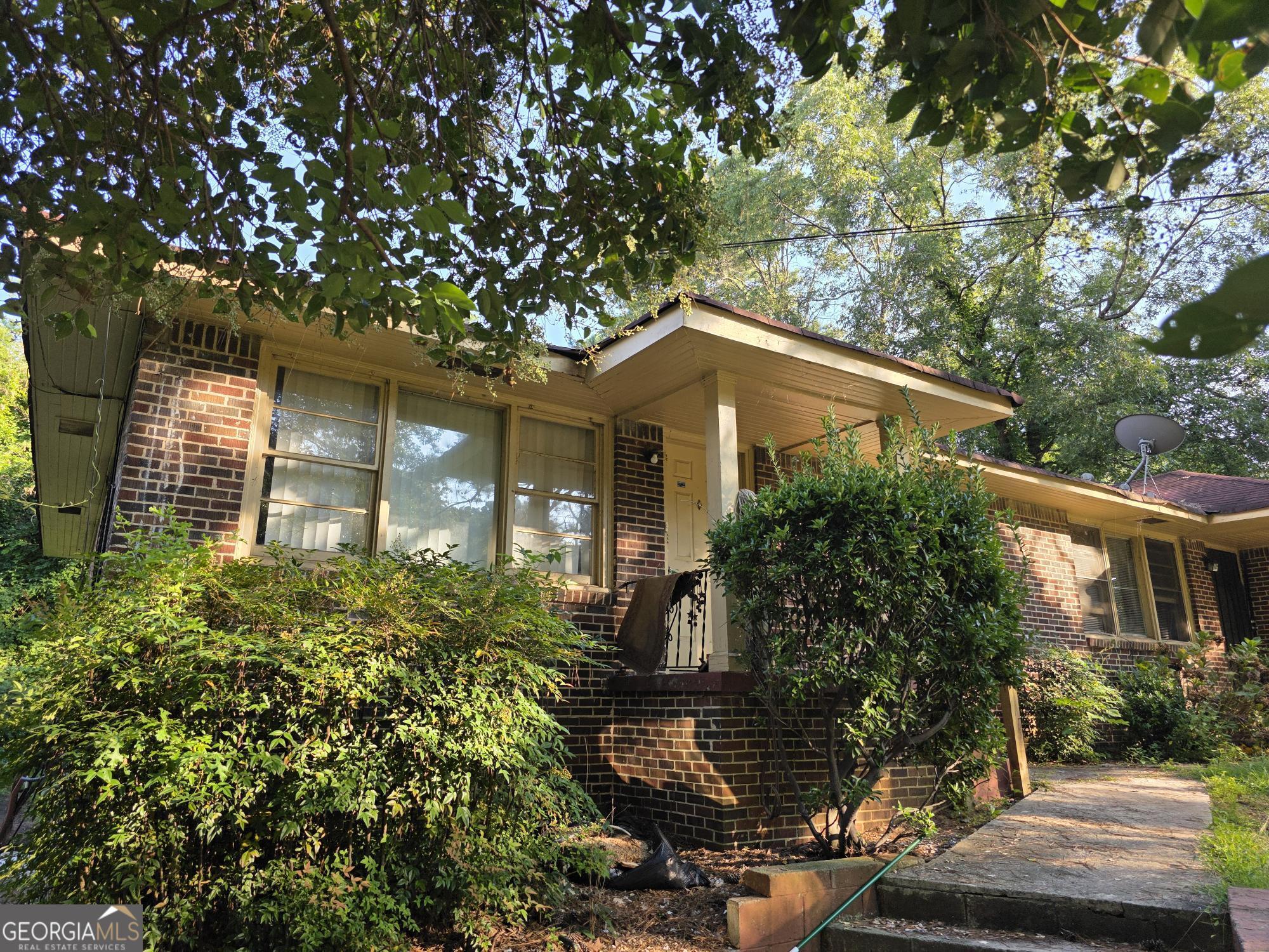 1172 SE Fayetteville RD SE A & B