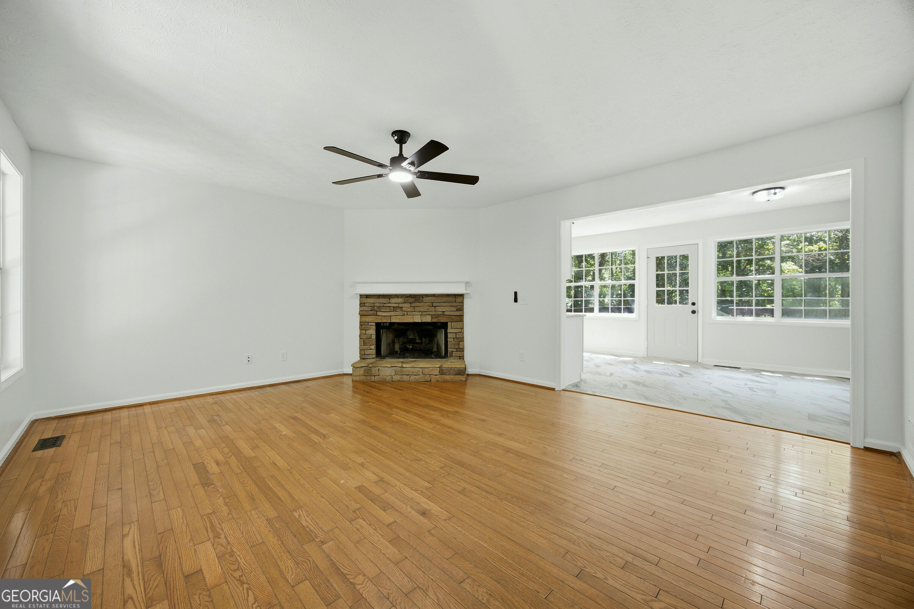 130 Hawkins Farm LN