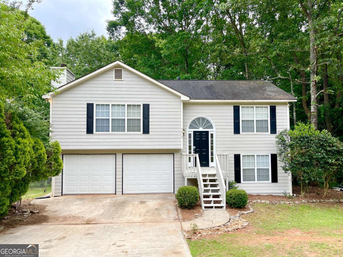 3-Bedroom Flowery Branch home made for entertaining You will fall in love with the multi-level patios this 3- bedroom home has to offer Enjoy the oversized family room with charming fireplace. Kitchen with tons of storage and dining area with access to patio. Spacious primary with walk-in closet and soaking tub with separate shower Secondary bedrooms ample in size. Situated on private cul-d sac Conveniently located near schools, shops and more Don't miss out - schedule your viewing TODAY!!! Your rent now includes our exciting benefit package, which gives you regular HVAC filter replacement delivery, renters insurance, & many other great benefits that are all included in the listing rate!