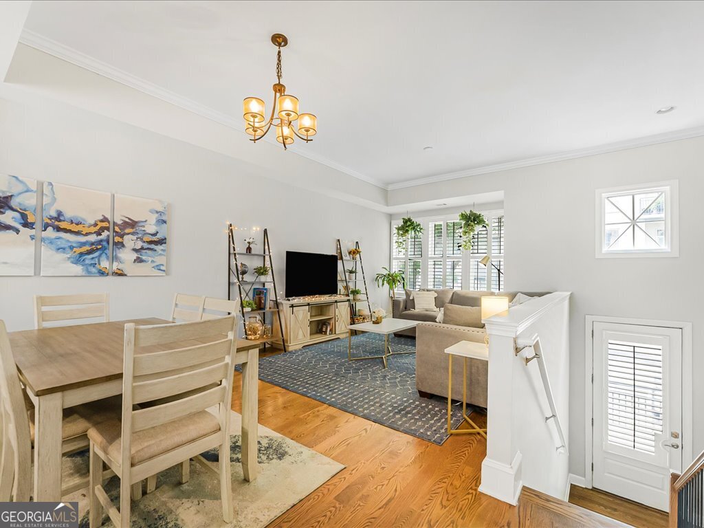 710 Cosmopolitan DR NE 710