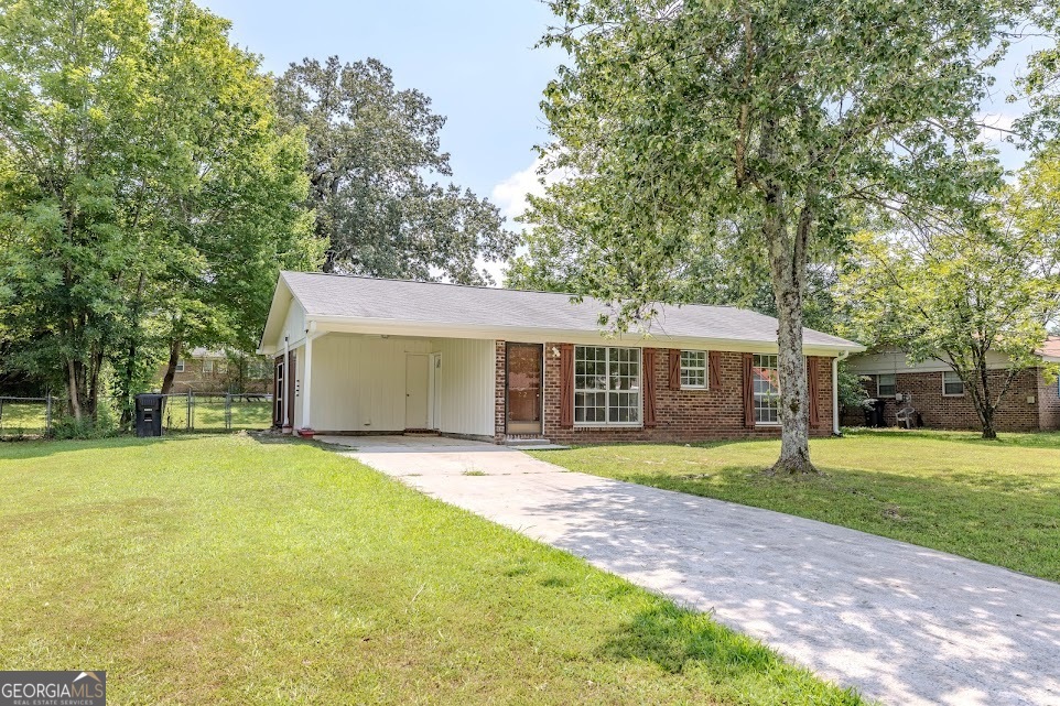 212 Longmeadow DR NW