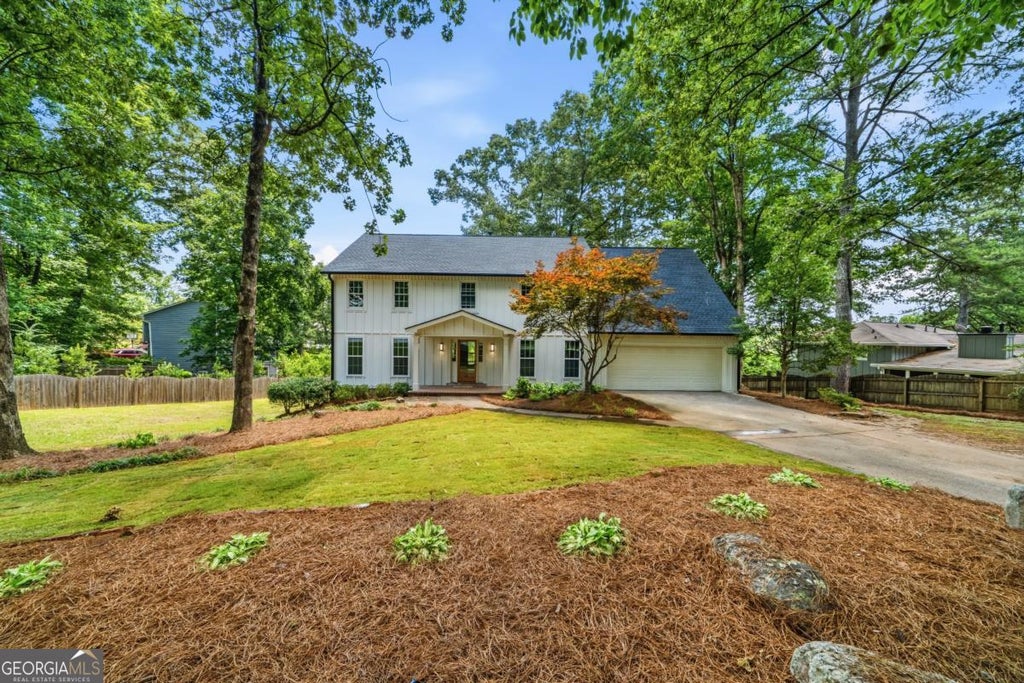 Photo of 3112 Greenfield Drive, Marietta, GA 30068 (MLS # 10796309)