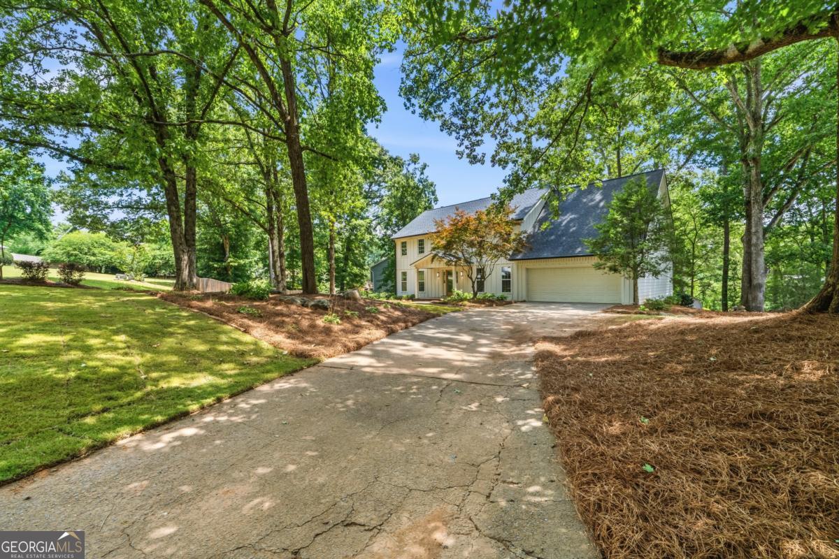 3112 Greenfield DR