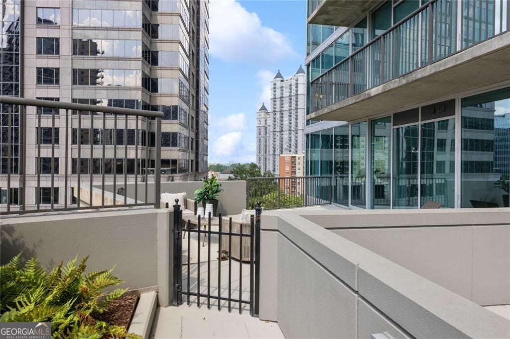 1080 Peachtree ST NE 802