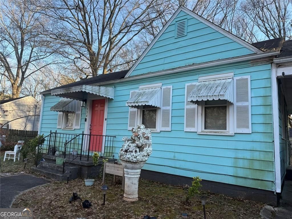 Photo of 1356 Almont Drive SW, Atlanta, GA 30310 (MLS # 10707366)