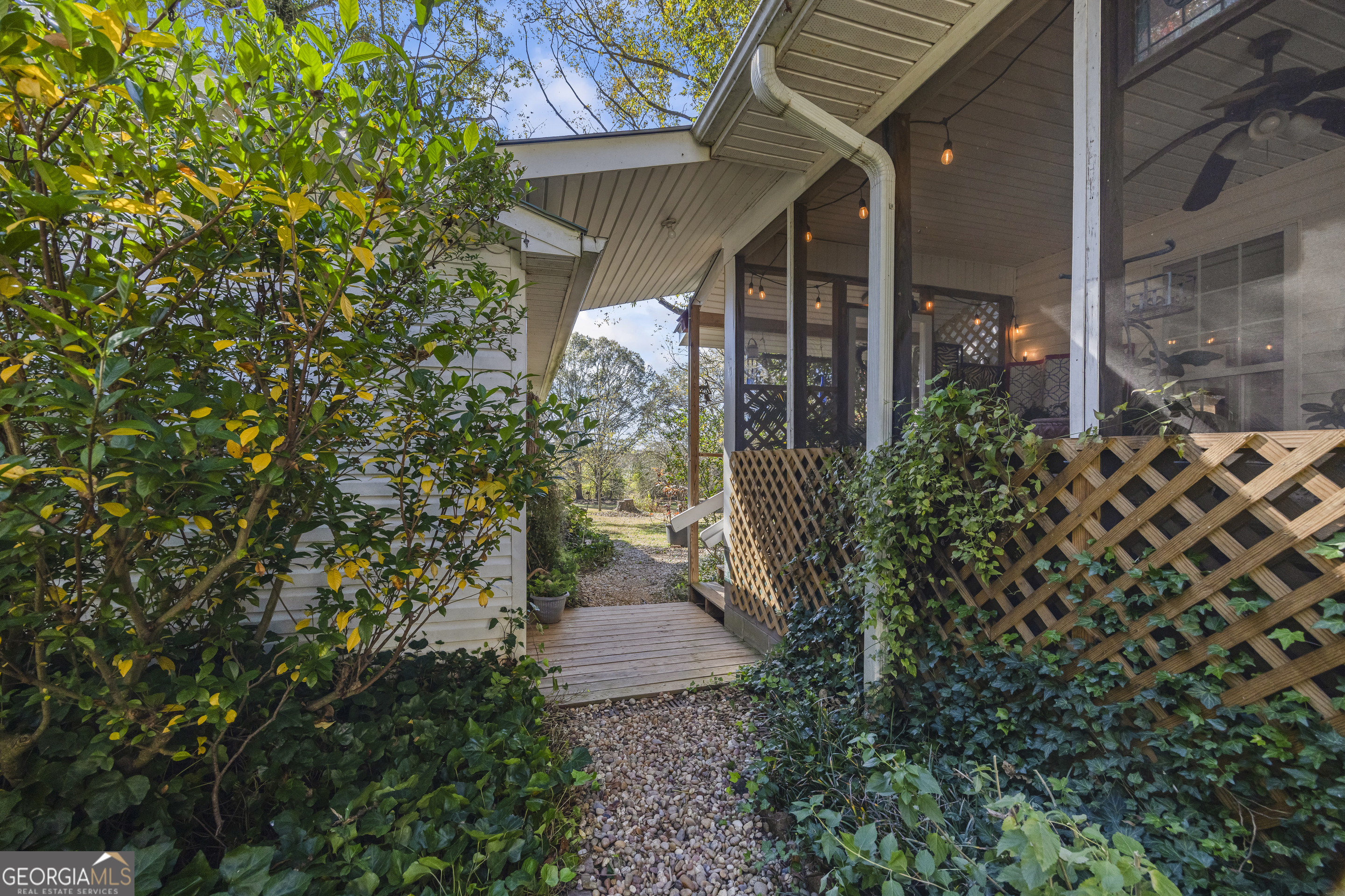 Carnesville, Georgia 30521, United States, 2 Bedrooms Bedrooms, ,2 BathroomsBathrooms,Residential,Active,244381