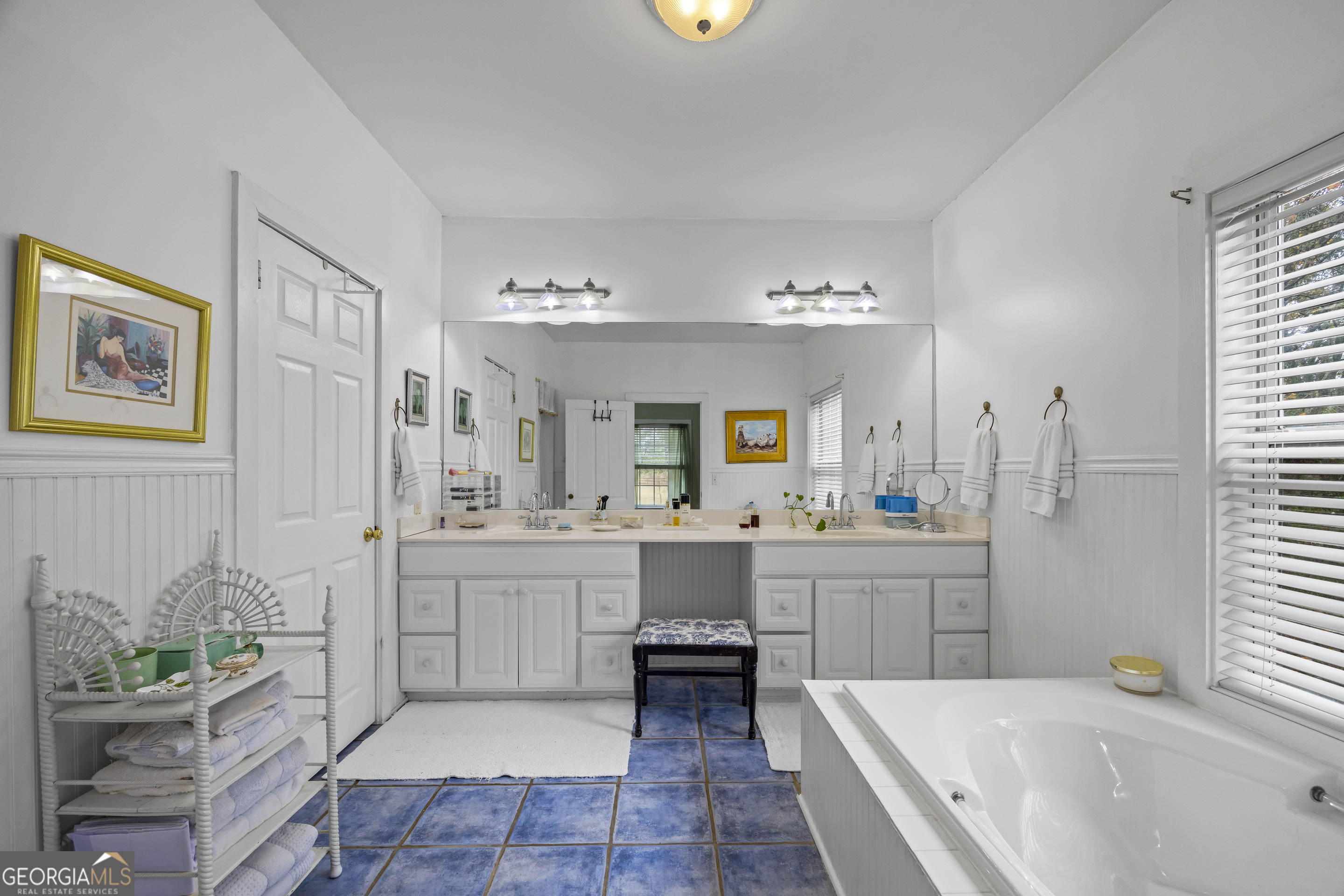 Carnesville, Georgia 30521, United States, 2 Bedrooms Bedrooms, ,2 BathroomsBathrooms,Residential,Active,244381