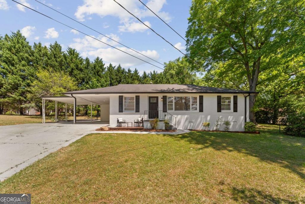 Photo of 951 Cherokee Trail SE, Smyrna, GA 30080 (MLS # 10739901)