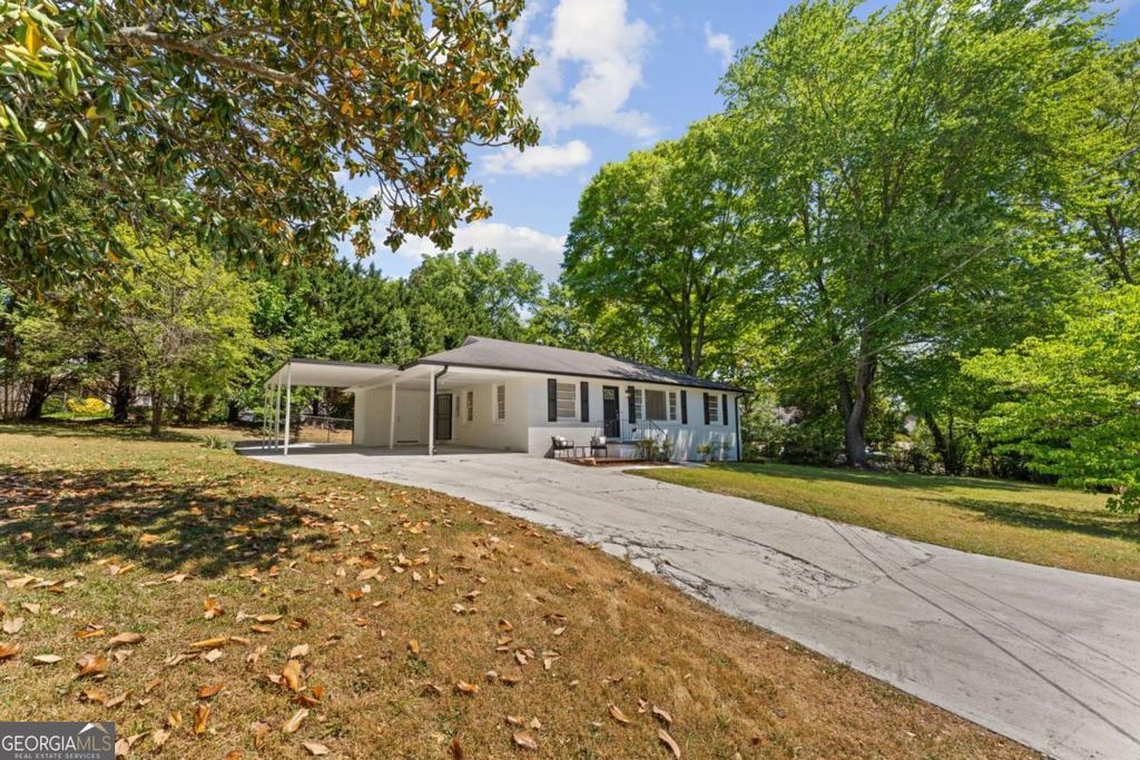 Photo of 951 Cherokee Trail SE, Smyrna, GA 30080 (MLS # 10739901)