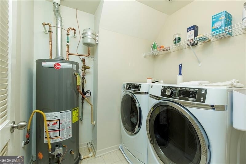 Roswell, Georgia 30076, United States, 2 Bedrooms Bedrooms, ,3 BathroomsBathrooms,Residential,Pending,143080