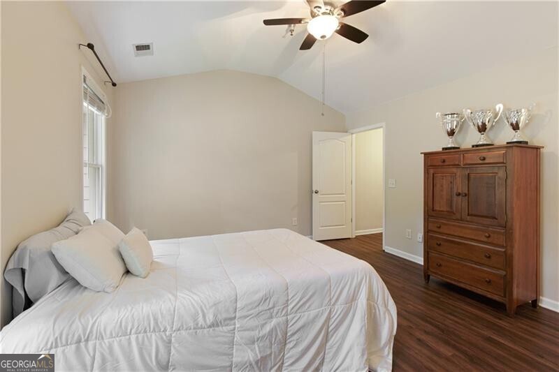 Roswell, Georgia 30076, United States, 2 Bedrooms Bedrooms, ,3 BathroomsBathrooms,Residential,Pending,143080