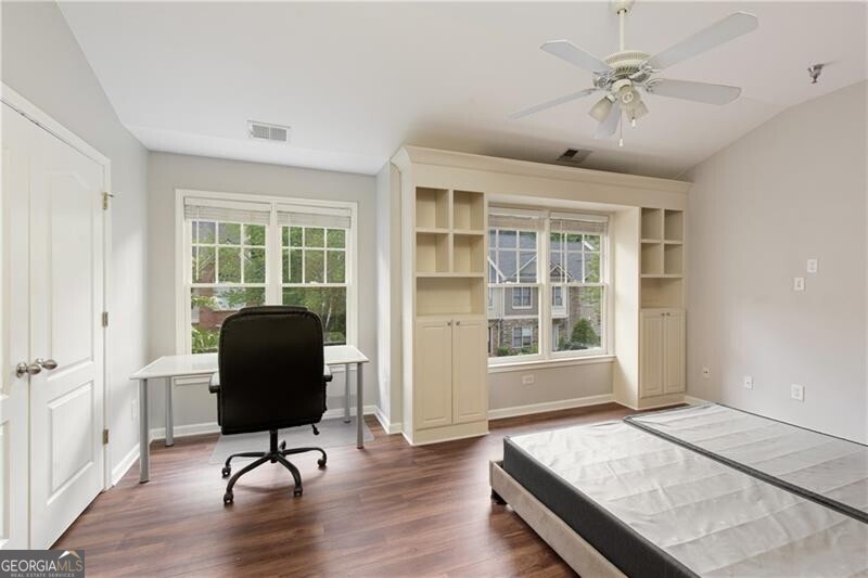 Roswell, Georgia 30076, United States, 2 Bedrooms Bedrooms, ,3 BathroomsBathrooms,Residential,Pending,143080