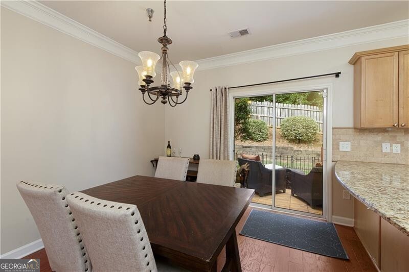 Roswell, Georgia 30076, United States, 2 Bedrooms Bedrooms, ,3 BathroomsBathrooms,Residential,Pending,143080