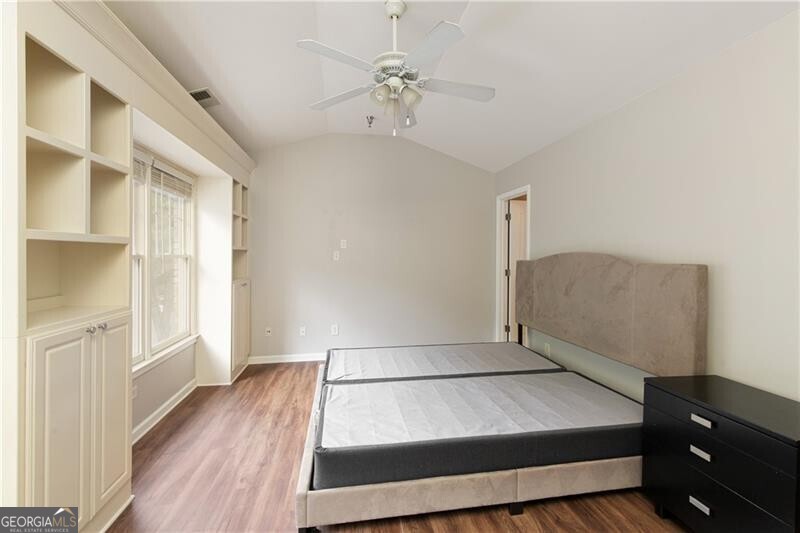 Roswell, Georgia 30076, United States, 2 Bedrooms Bedrooms, ,3 BathroomsBathrooms,Residential,Pending,143080