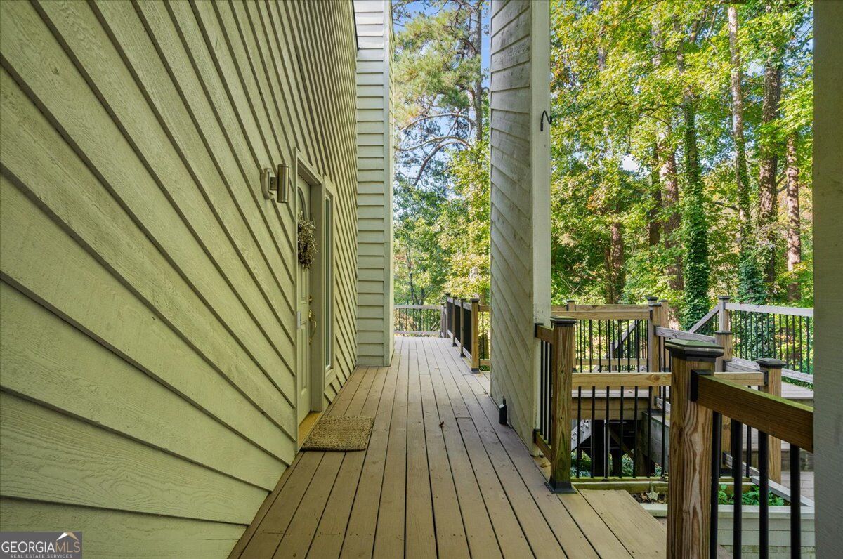 3296 Leeds WAY