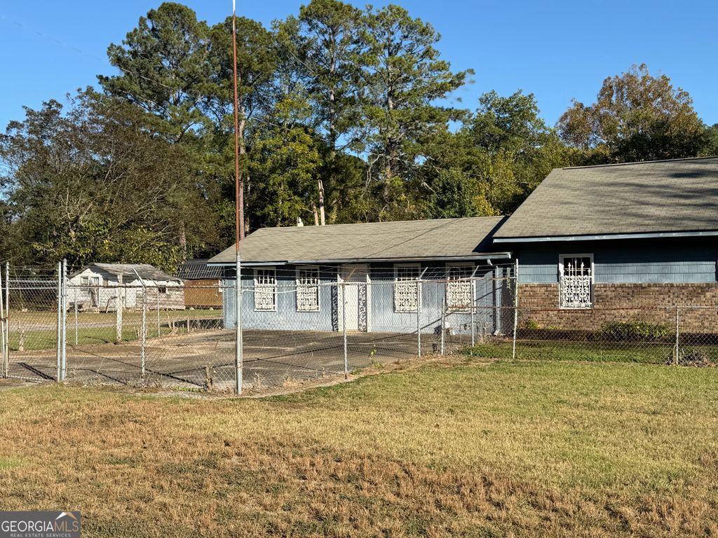 Photo of 2432 Calhoun Road NE, Rome, GA 30161 (MLS # 10624804)
