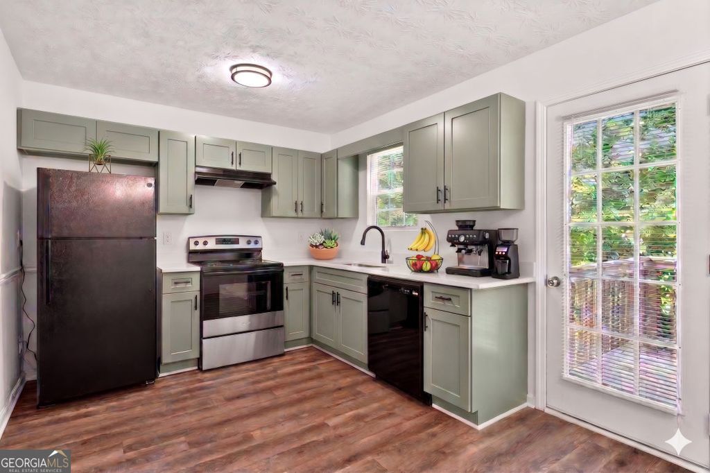 Photo of 1424 Steam Engine Way NE, Conyers, GA 30013 (MLS # 10740812)