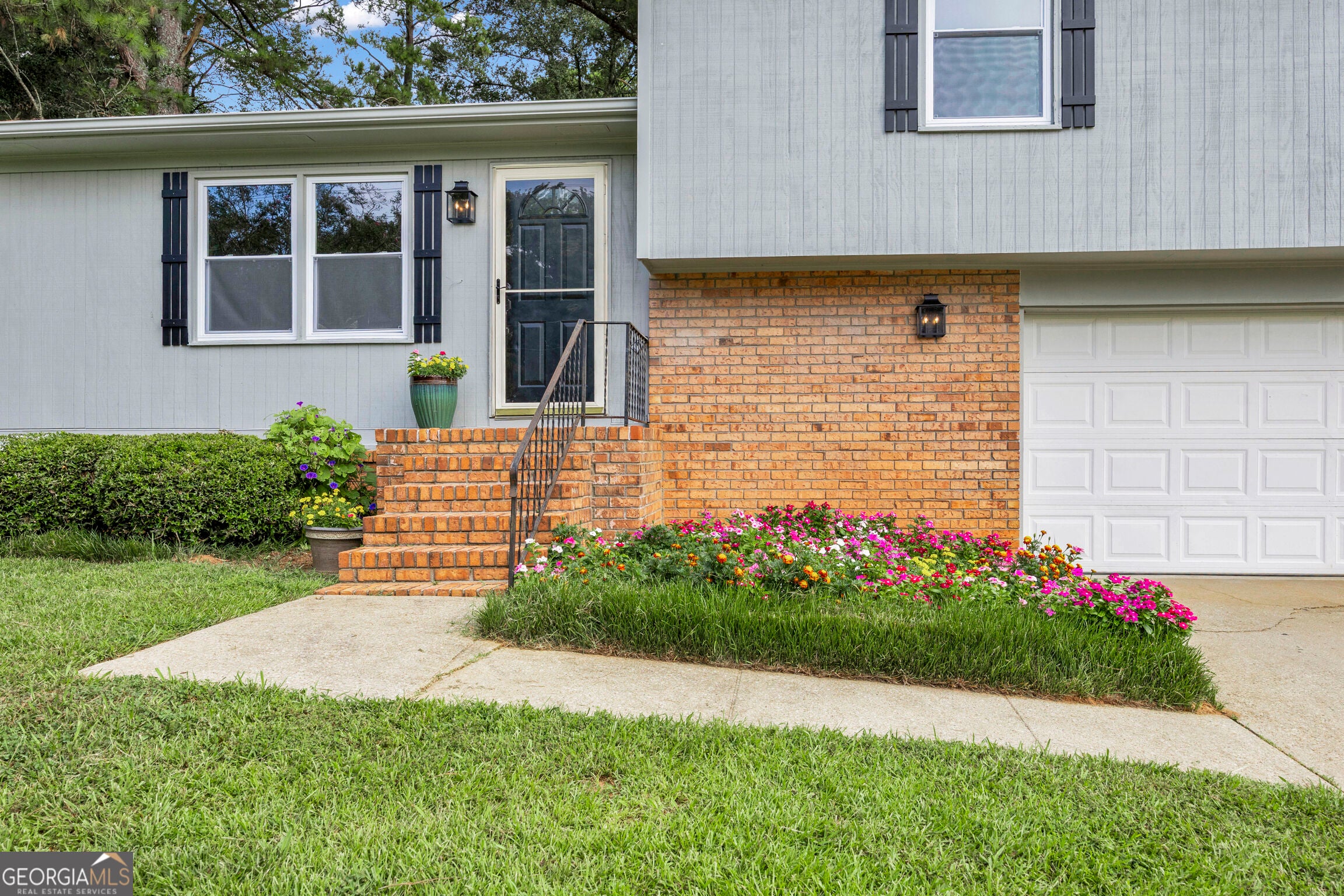 3417 Creekwood DR SE