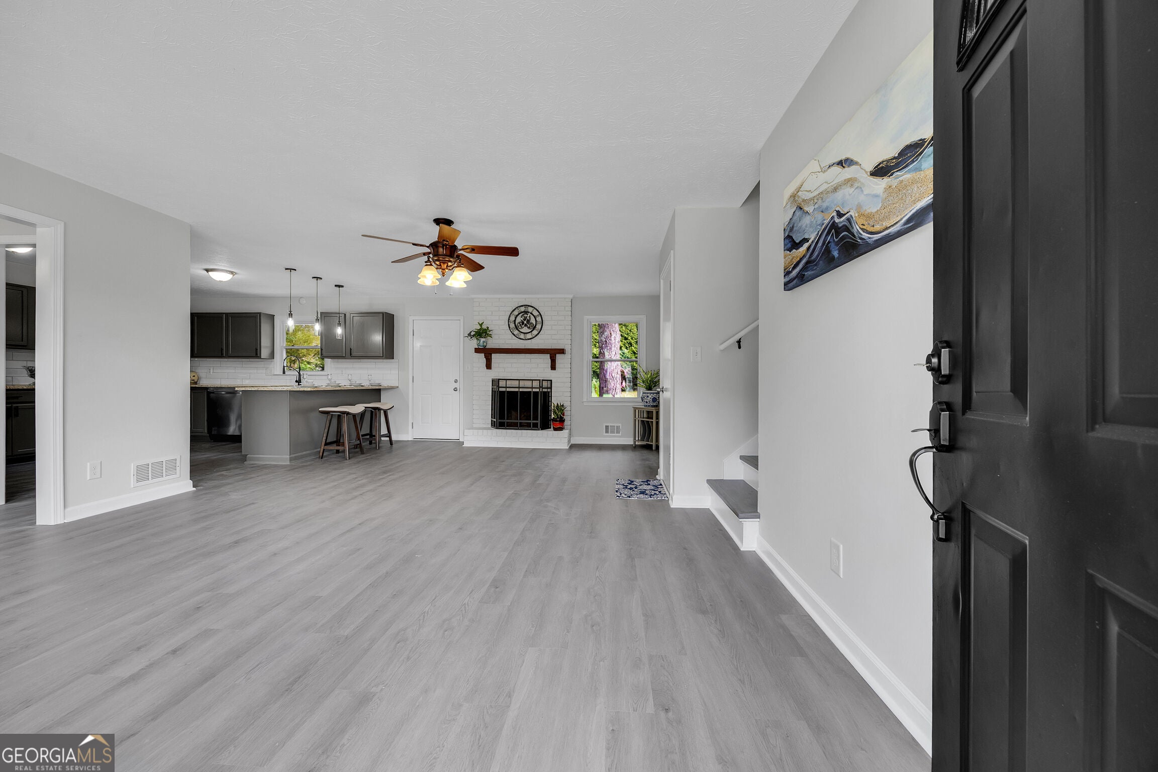 3417 Creekwood DR SE