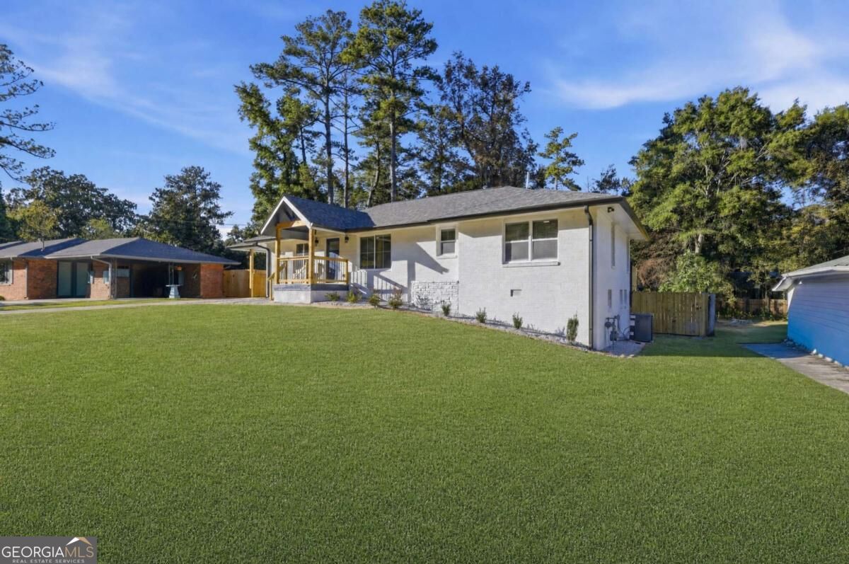 3209 W Manor CIR SW