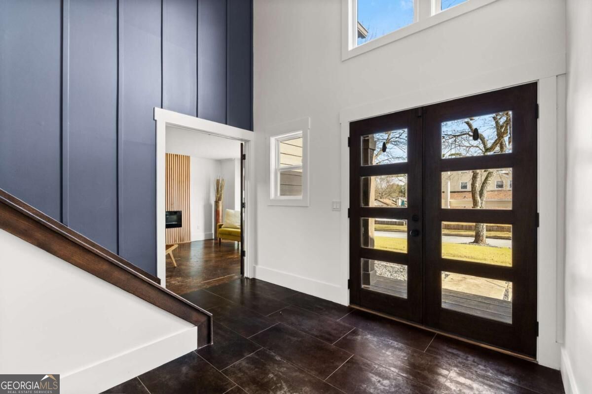425 Mikasa DR