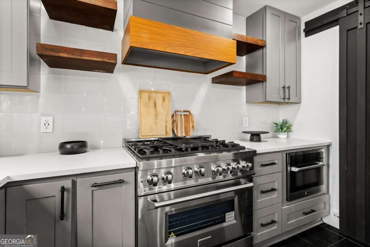 425 Mikasa DR