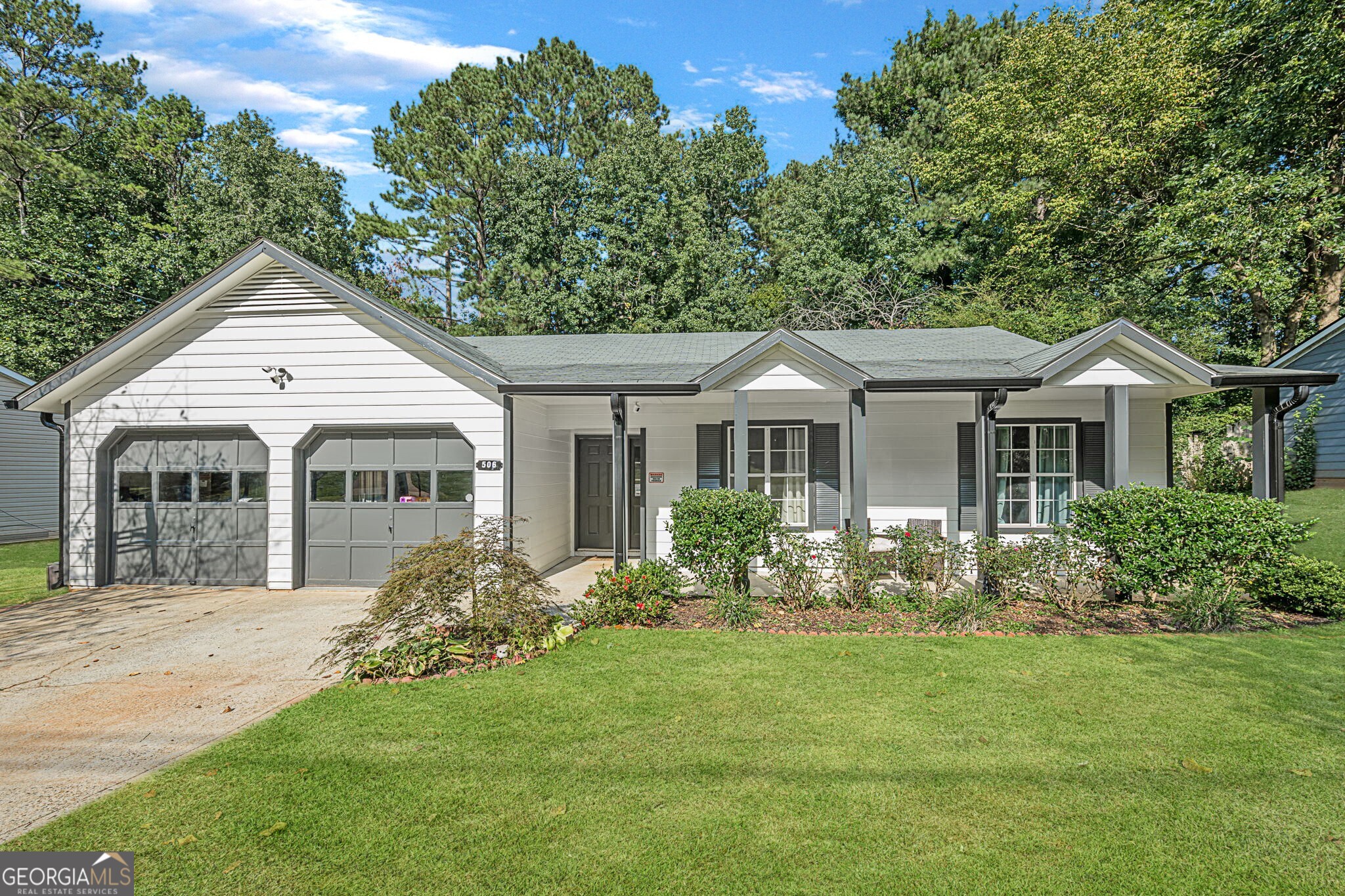 Stepless ranch in the Brookwood School District. 3 bedrooms and 2 full baths. Large vaulted great room with a stone fireplace and a wet bar. Open concept dining room adjacent to the family room and the kitchen. The kitchen is gorgeous! There are new cabinets, granite counters, and stainless-steel appliances. New luxury vinyl plank flooring in the kitchen and dining room. Brand new carpet in the great room, hallways, and the bedrooms. Most of the home has been repainted in light neutral tones. The bedrooms are spacious with great closets. The primary bedroom is roomy and the bathroom is remodeled with a walk-in shower, tile, vanities, plumbing & lighting. Custom closet in the primary bedroom. You will love the screened porch with views of the backyard. The backyard is fenced with lots of trees and a great storage shed. Two-car garage with an automatic opener. Water Heater is 2 years old. Roof is 7 years old. HVAC is 7 years old. Brand new reverse osmosis water filter system is new in the kitchen.