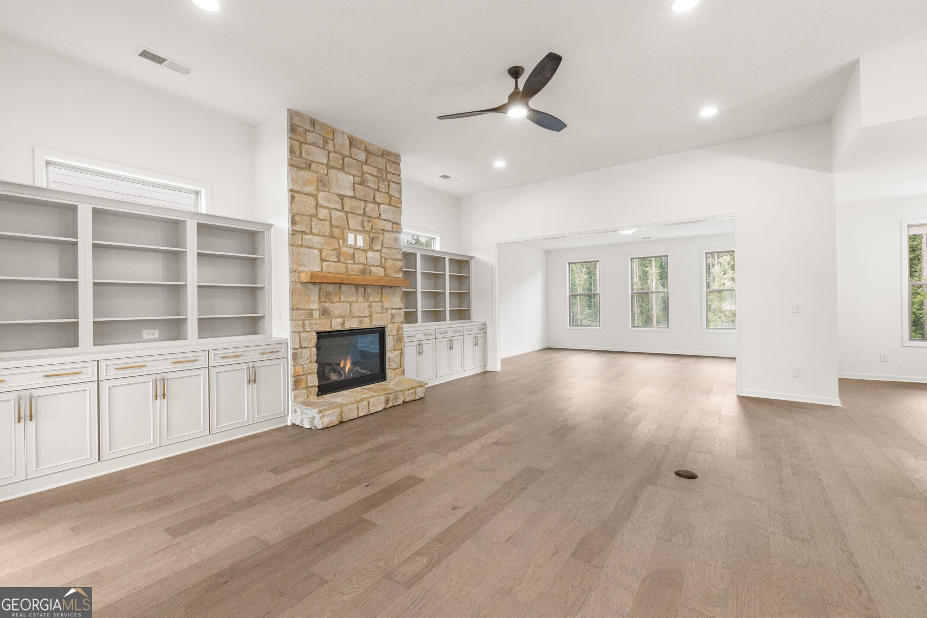 Snellville, Georgia 30078, United States, 2 Bedrooms Bedrooms, ,2 BathroomsBathrooms,Residential,Active,28200