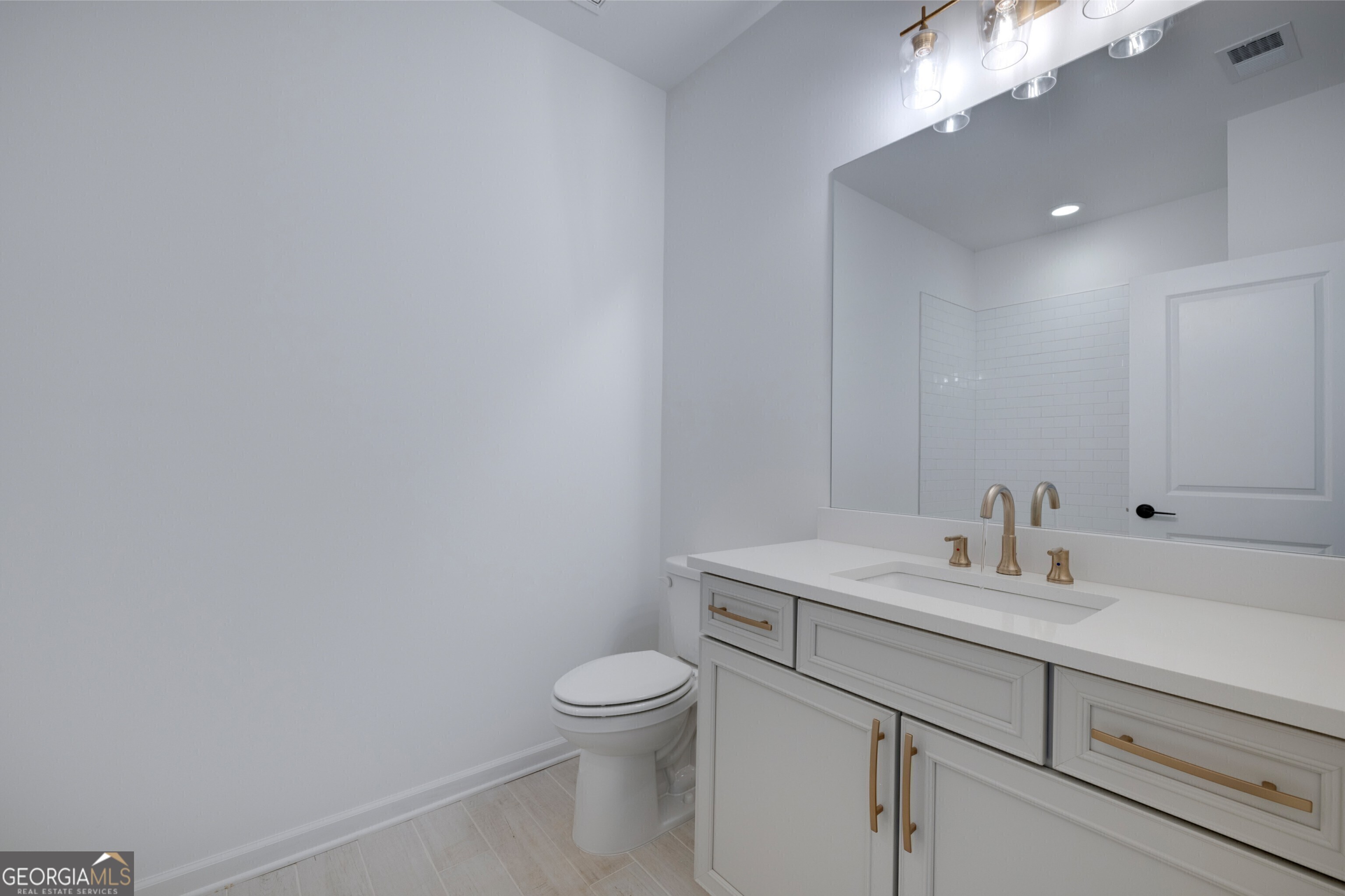 Snellville, Georgia 30078, United States, 2 Bedrooms Bedrooms, ,2 BathroomsBathrooms,Residential,Active,28200